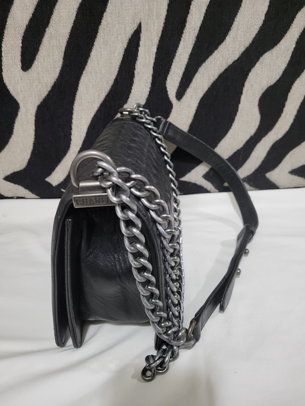 CHANEL Boy Black Quilted Leather Shoulder Bag with Silver Chain and CC Lock - Picture 8 of 8